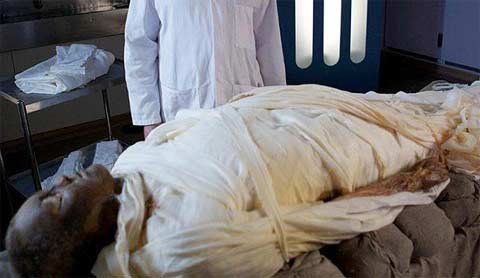 Người đầu tiên trong 3.000 năm được ướp xác như pharaoh