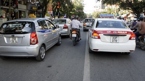 'Phân làn ư? Không nơi nào rối như Hà Nội!'