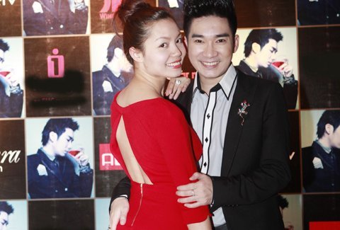 Ngọc Anh tình tứ với Quang Hà