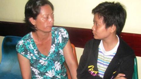 Phụ huynh tố thầy giáo đánh HS nhập viện