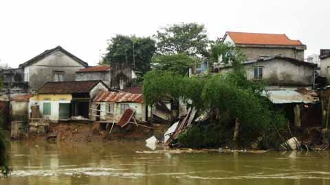 Nỗi lo mất nhà sau lũ