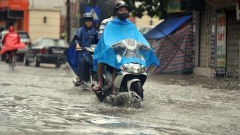Nóng trong ngày: Chưa đổi giờ làm, giờ học