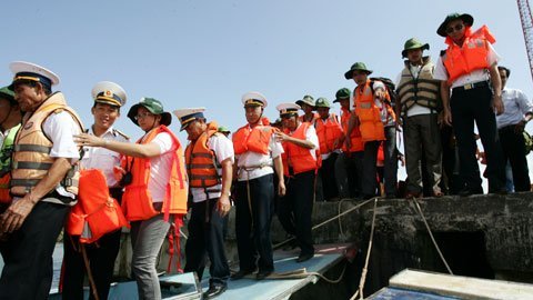 Cán đích cực Nam Tổ quốc