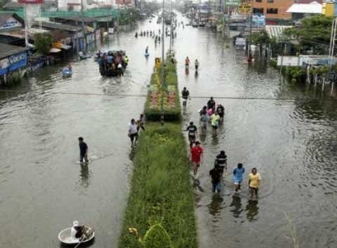 Thái Lan mở cửa xả để lũ vào Bangkok