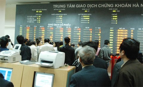 Hai năm: Sự im lặng dài hạn bên chứng khoán