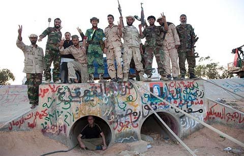 Tận mục ống cống nơi Gaddafi bị bắt sống