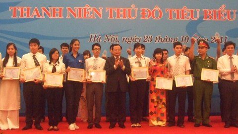 Hà Nội không nói ‘không’ với tại chức, dân lập