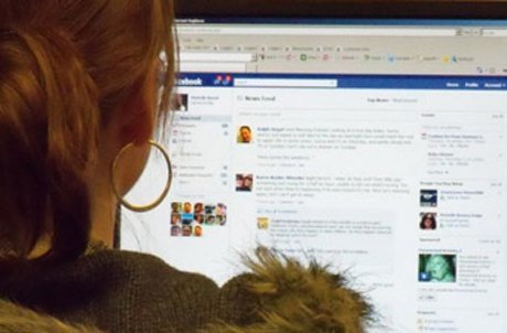 Facebook thay đàn ông làm 'chuyện ấy' với phụ nữ