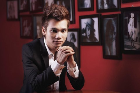 Khắc Việt sợ tiền giết chết mình