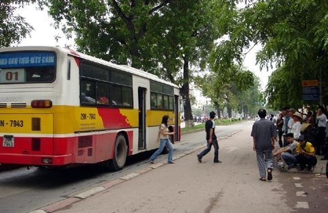 Nóng trong ngày: Lương công chức, đổi giờ làm