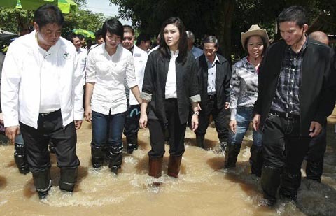 Uy tín của Thủ tướng Thái Lan bị nước lũ đe dọa