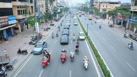 Loạt xe BMW tiền tỷ phô diễn tính năng trên đường băng