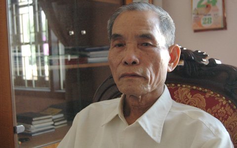 Vị tướng đi làm bằng xe buýt