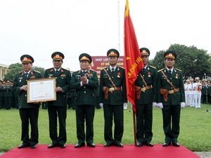 Học viện Chính trị nhận Huân chương Sao Vàng