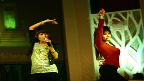 'Hot girl' Hà thành tụ hội khoe sắc