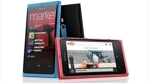 Nokia Lumia 800 đọ cấu hình với iPhone 4S, Nexus Galaxy