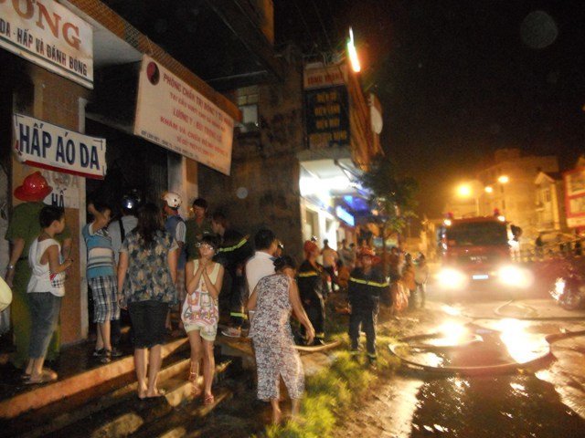 Hoả hoạn thiêu rụi tiệm thuốc đông y