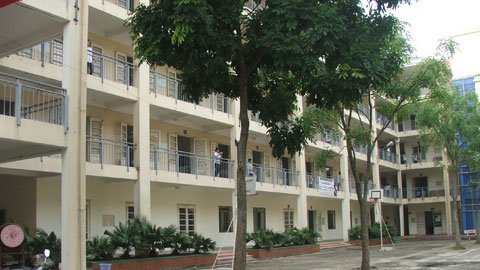 Sửng sốt thầy hành xử với thầy