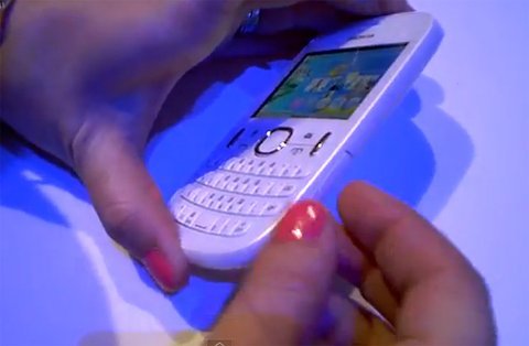 Video cảm nhận Nokia Asha 200 và Asha 201