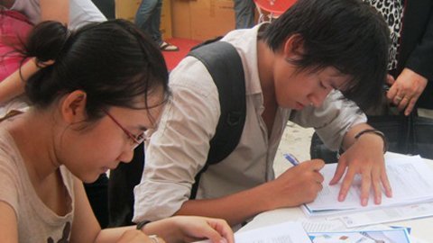 Dép lê, quần ngố, đòi lương thử việc nghìn đô