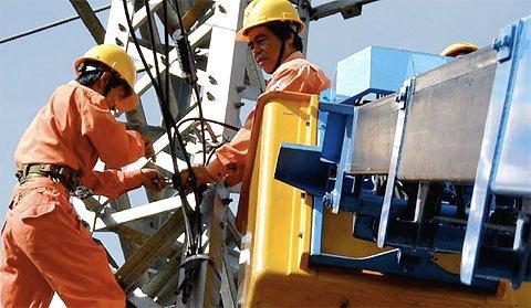 EVN: “cậu ấm hư hỏng” và ý kiến của độc giả