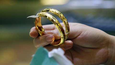 Cắt sốt giá vàng - việc cần làm hơn là bình ổn