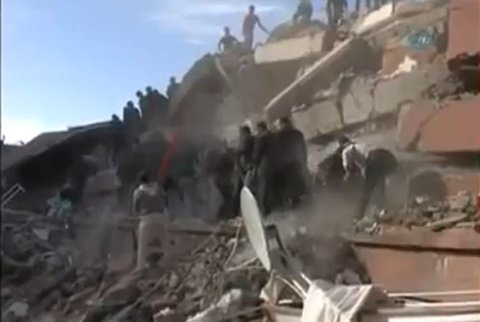 Động đất kinh hoàng tại Thổ Nhĩ Kỳ