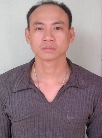 Mang súng ngắn đi… trả kính