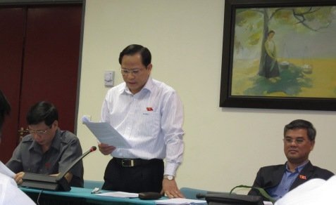 Chi 10 đồng, đến tay người nhận chỉ còn 2