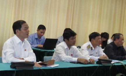 Đâm lao nên phải theo lao?