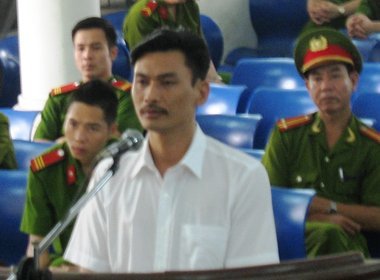 Cặp song sinh và vụ án 'mua trinh'