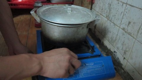 Hiểm họa từ bếp ga du lịch rình rập sinh viên