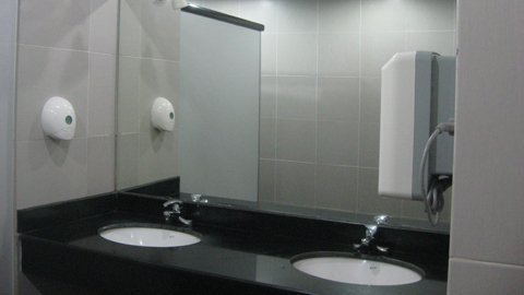 Nhà vệ sinh 