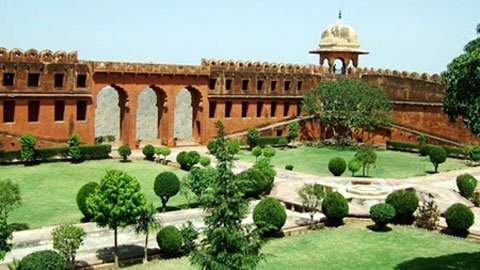 20 máy bay, 600 xe sang phục vụ... đám cưới 'siêu đại gia'