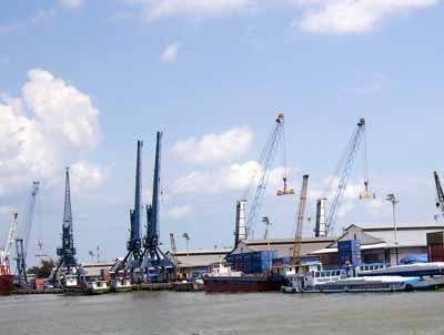 Từ vận động con lắc đến nhiệm kì của địa phương