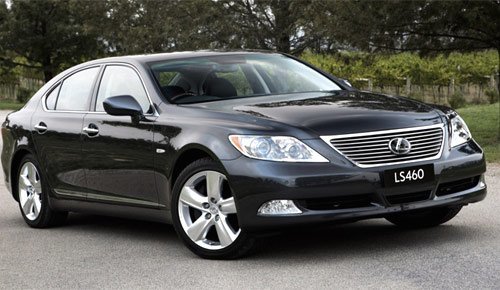 Cú 'lách' thuế của 46 chiếc Lexus có trót lọt?