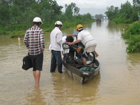 Miền Trung: 22 người chết vì mưa lũ