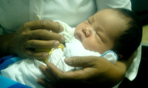 Bố mẹ bé bị bắt cóc nói về thủ phạm