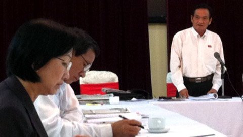 Còn vác bao tiền mua đất, còn khó chống rửa tiền