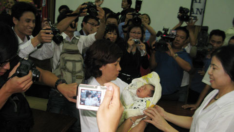 Chân dung kẻ bắt cóc bé sơ sinh qua lời người thân