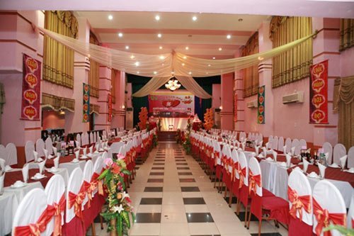 Tràn ngập đám cưới, khai trương ngày 