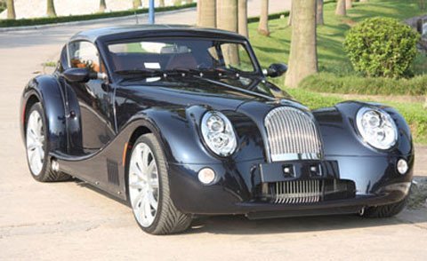 Đại gia phố biển tậu siêu xe 