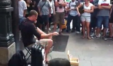 Biểu diễn Beatbox gây sốt trên đường phố