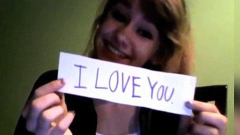 Xúc động cô gái làm clip về người mẹ quá cố