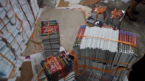 Đột phá sào huyệt in lậu giữa Hà Nội