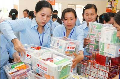 Khám bệnh, phát thuốc miễn phí cho hơn 1000 ngư dân nghèo