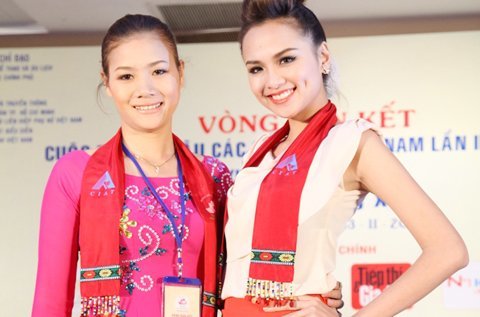 Phớt lờ tin đồn, Diễm Hương xinh tươi làm giám khảo