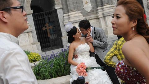 Quan niệm ‘hạnh phúc’ mới ở TQ: Ít người, nhiều sex