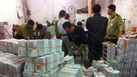 Sách lậu = ăn cắp công khai giữa ban ngày