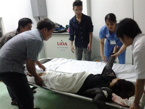 Cảm động chuyện 2 SV cứu thiếu nữ bị nạn